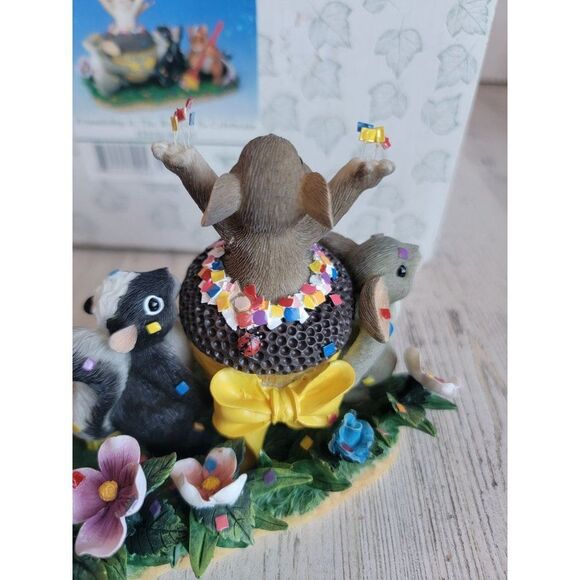 Fitz Floyd Charming Tails friendship is the reason to celebrate figure - Picture 8 of 12